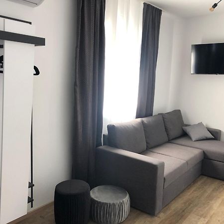 Apartmaji Meli Pu อิซอลา ภายนอก รูปภาพ
