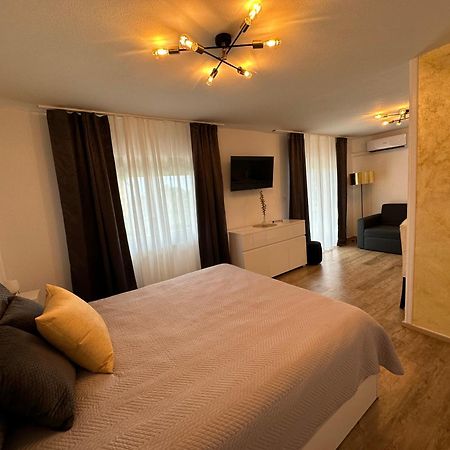 Apartmaji Meli Pu อิซอลา ภายนอก รูปภาพ