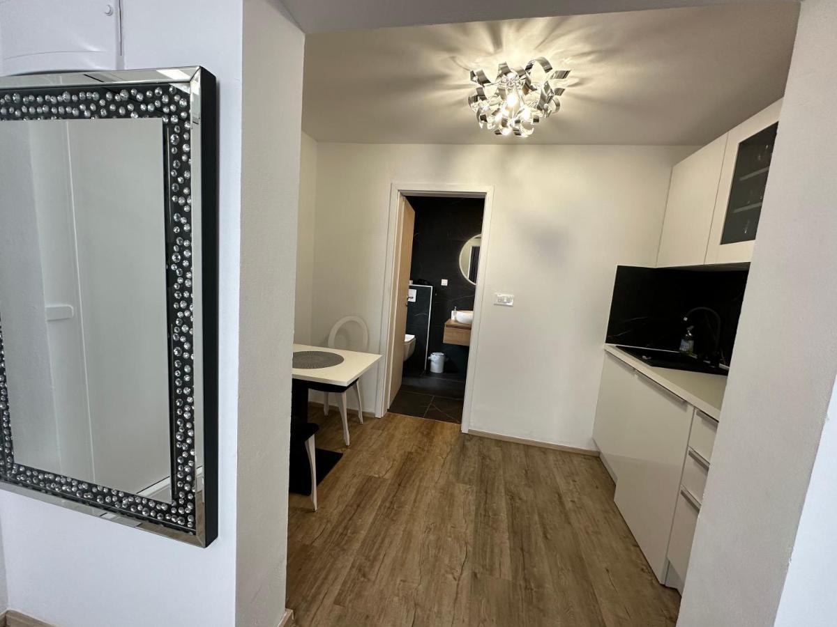 Apartmaji Meli Pu อิซอลา ภายนอก รูปภาพ
