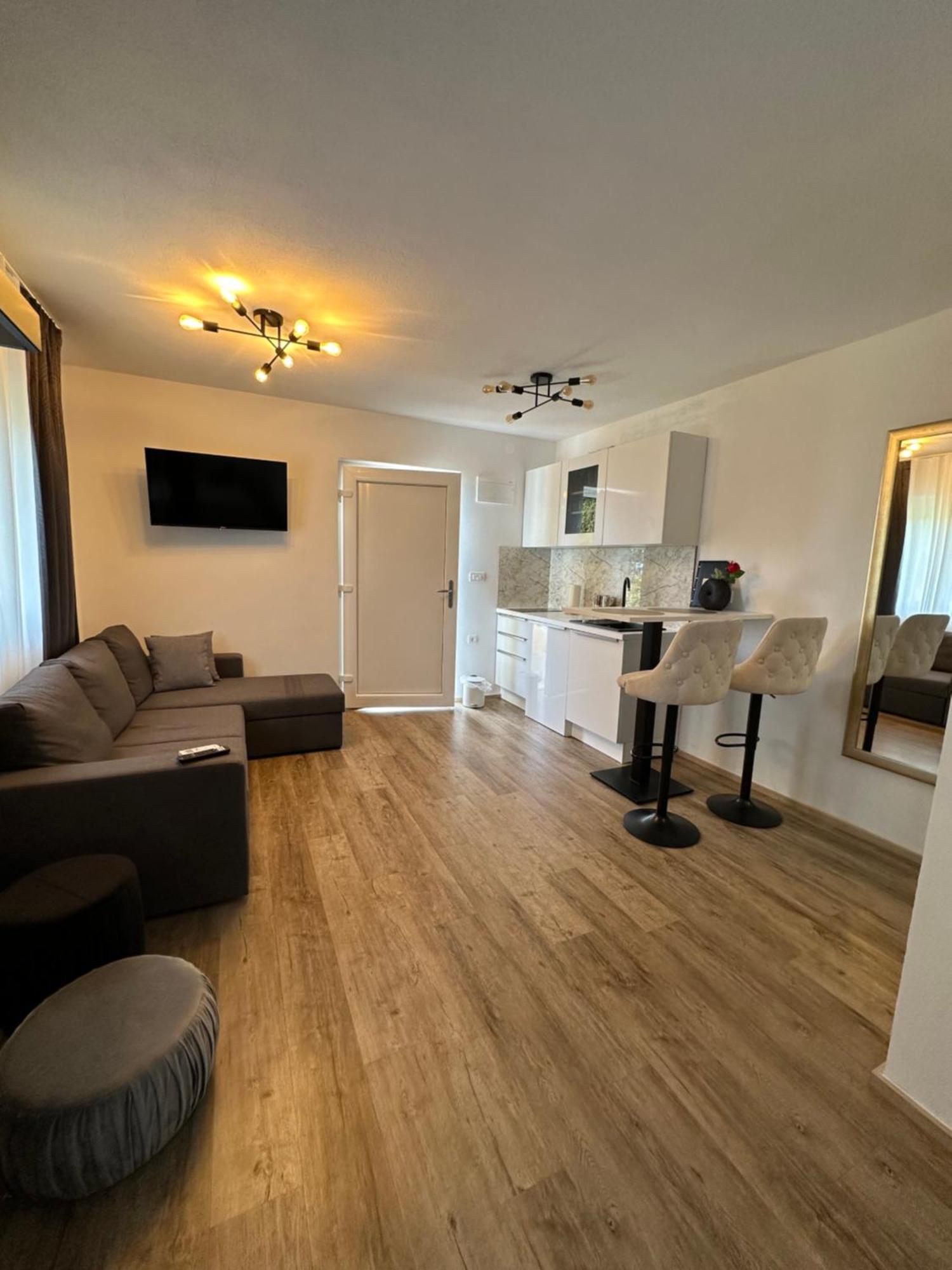 Apartmaji Meli Pu อิซอลา ภายนอก รูปภาพ