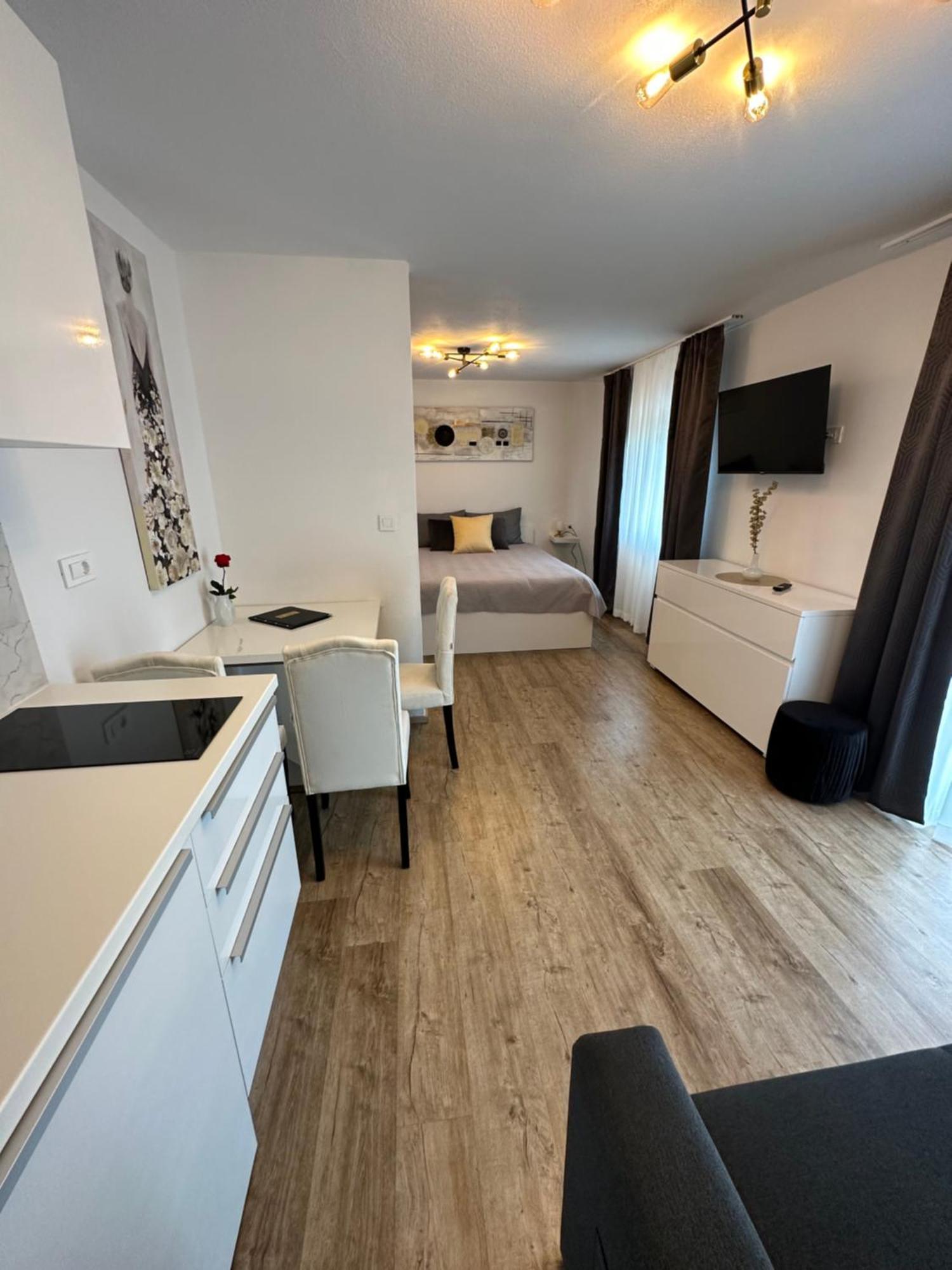 Apartmaji Meli Pu อิซอลา ภายนอก รูปภาพ