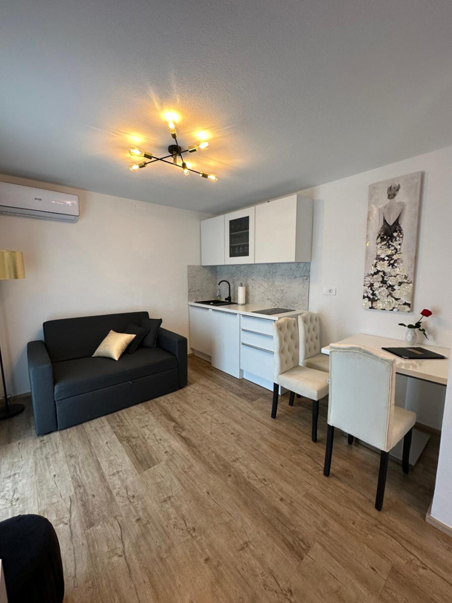 Apartmaji Meli Pu อิซอลา ภายนอก รูปภาพ